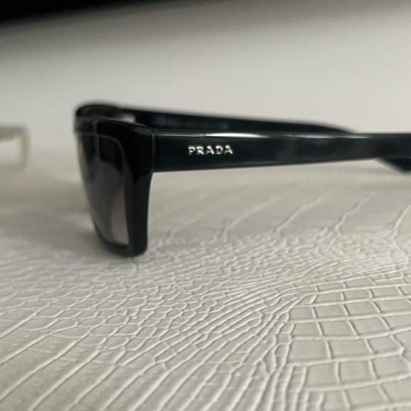 BLACK PRADA SUNGLASSES - Picture 4 of 5
